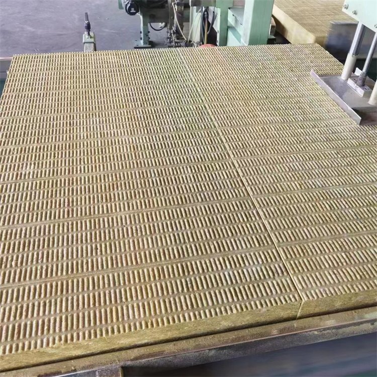 30mm岩棉板价钱每平米